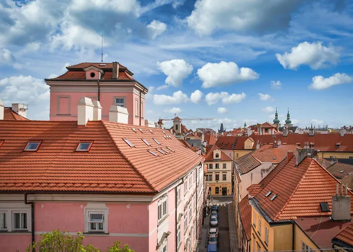 3 Epoques Apartments By Adrez